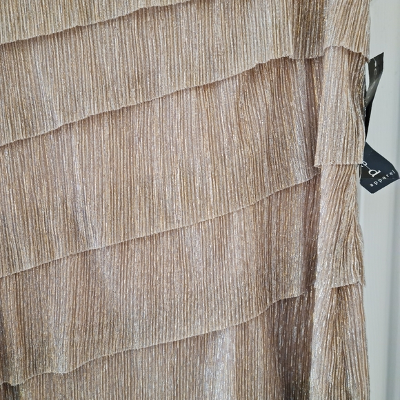 Gold metallic layered tiered dress,size 16, NWT, fully lined - Picture 6 of 6